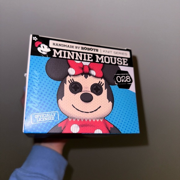 🆕 Minnie Mouse Made by Robots Figure - Picture 2 of 5